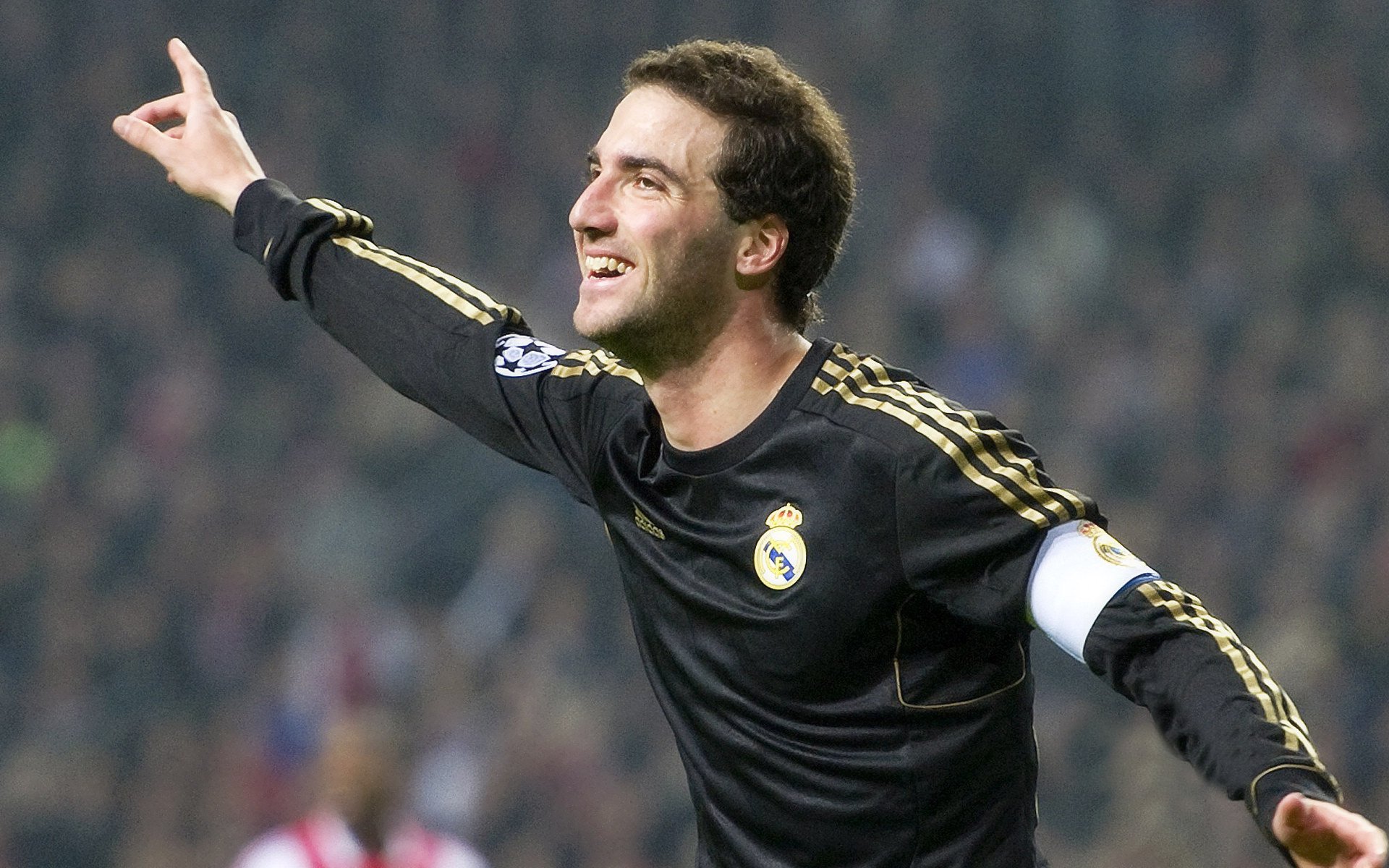 九游官网pc-“安赫尔·巴尔博萨的全场运动能力，推动阿根廷美洲狮队战术多元化”