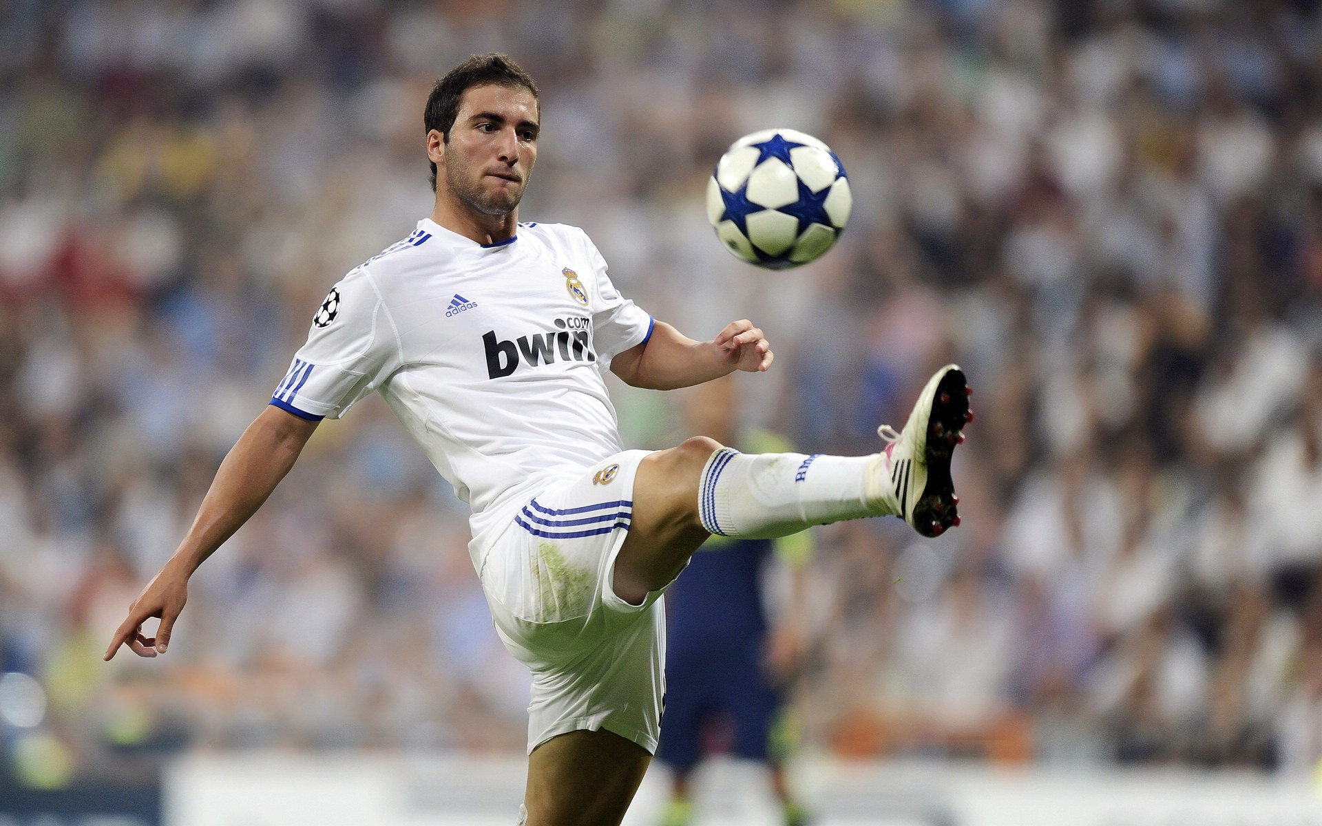 欧洲杯劲敌对抗:攻防大战中的技术展示,欧洲杯对战分析